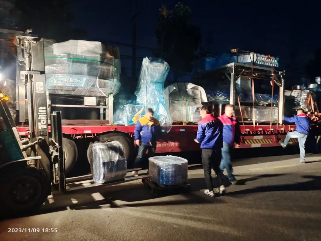 共同奮斗 無懼挑戰(zhàn)